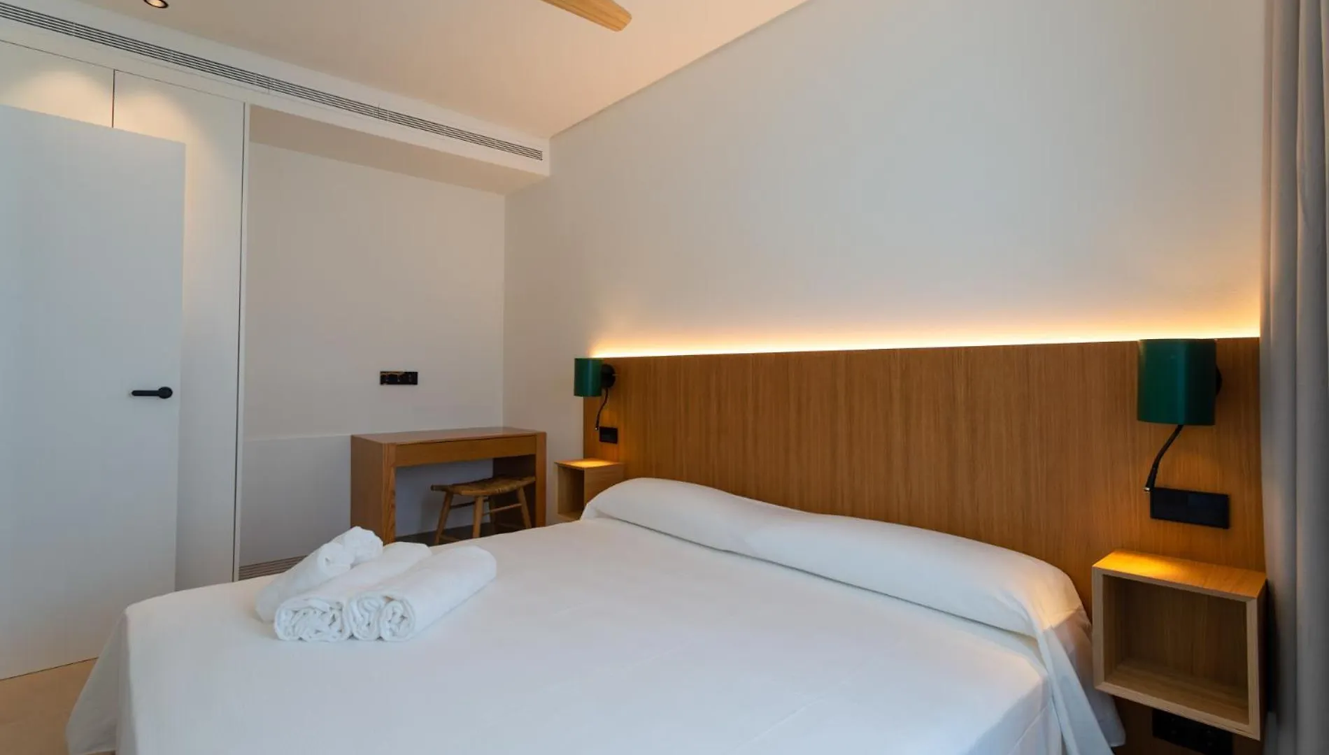 Hotel Apartamentos Hamus Conil De La Frontera Spain